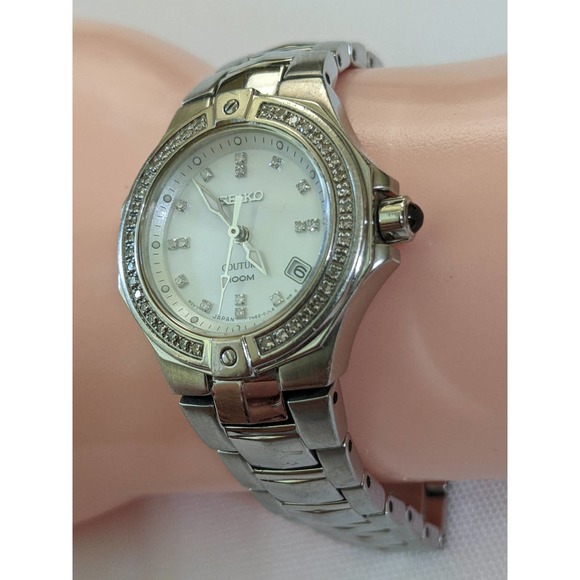 Seiko Mother of Pearl Dial 25MM S-Steel Bracelet Women's Watch SXDA37 - Picture 3 of 8